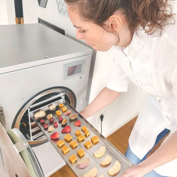 Professional freeze dryers engineered for precise drying, maximum nutrient preservation, and scalable production — from home use to industrial applications.