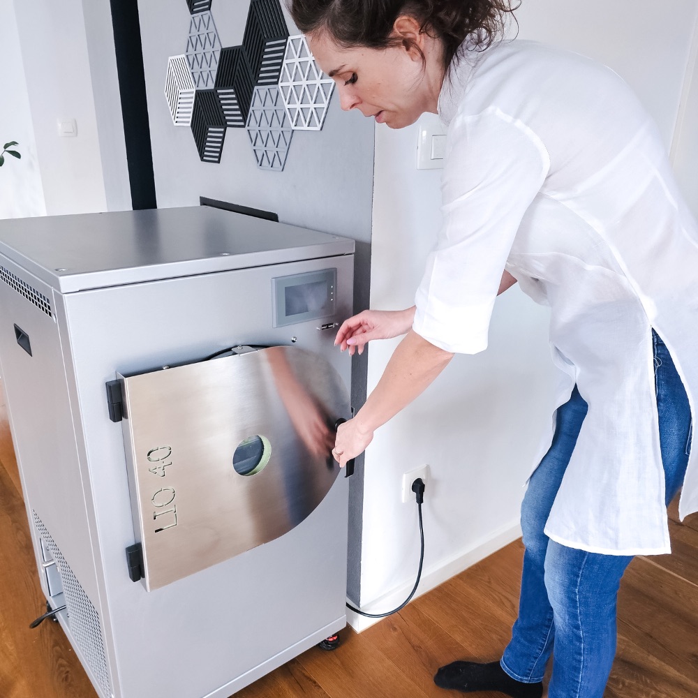 Professional freeze dryers engineered for precise drying, maximum nutrient preservation, and scalable production — from home use to industrial applications.